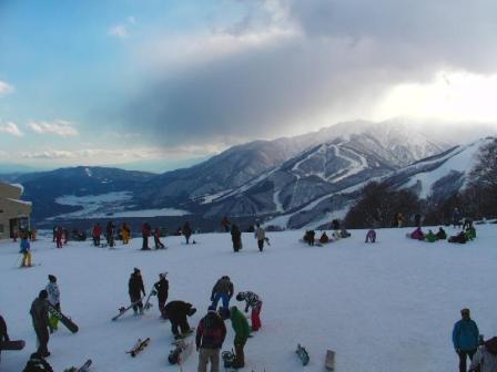 白馬　岩岳スキー場　スノーフィールド　ライブ映像　スノーボードショップ　長野　松本